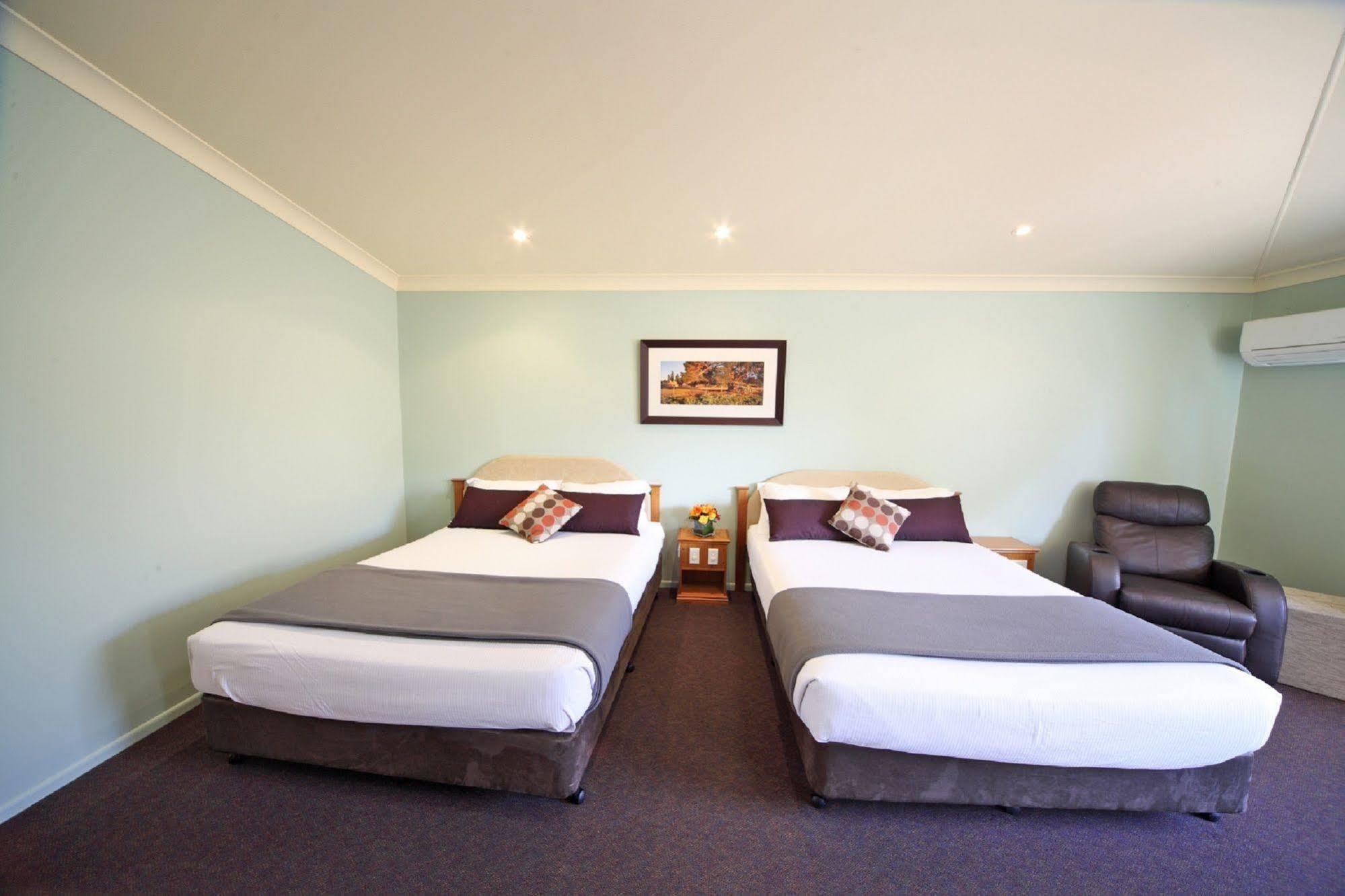 Emerald Explorers Inn Eksteriør bilde